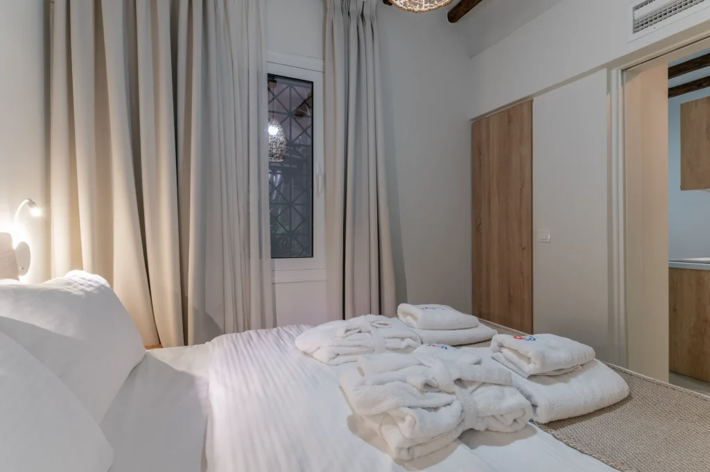 Paros Suite