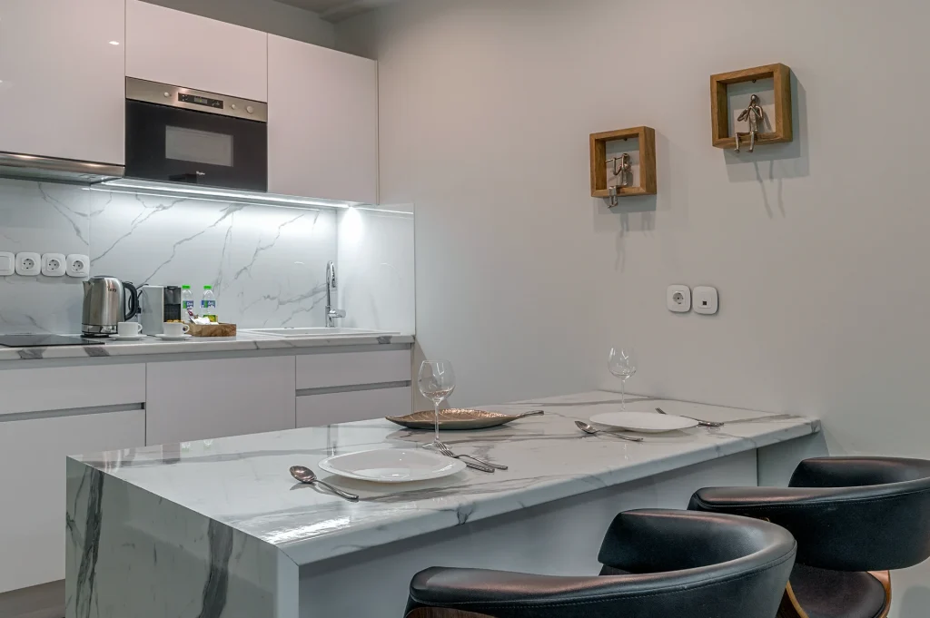 Avra Suite