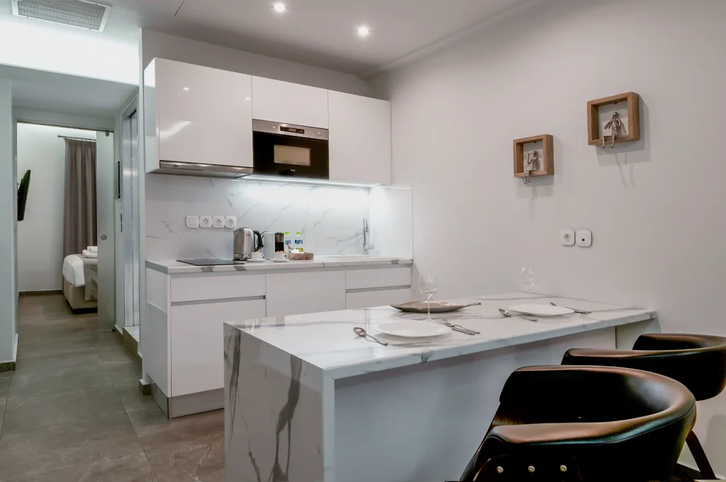 Avra Suite