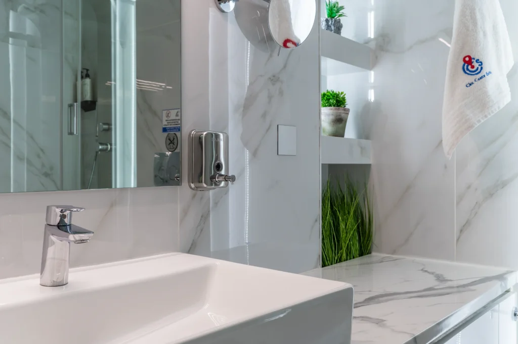 Avra Suite